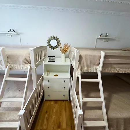 Barbastro Apartment *