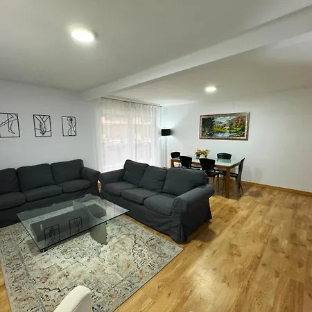 Barbastro Apartament *